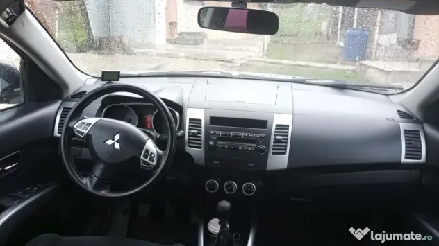 Mitsubishi outlander 2 dizel acum adusa In