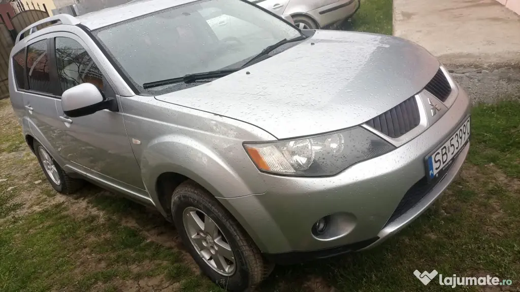 Mitsubishi outlander 2 dizel acum adusa In