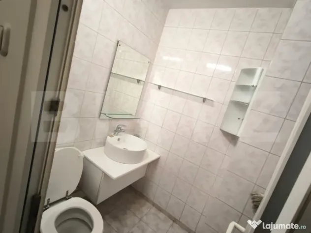 Apartament cu 3 camere, decomandat, 2 băi și pet friendly-