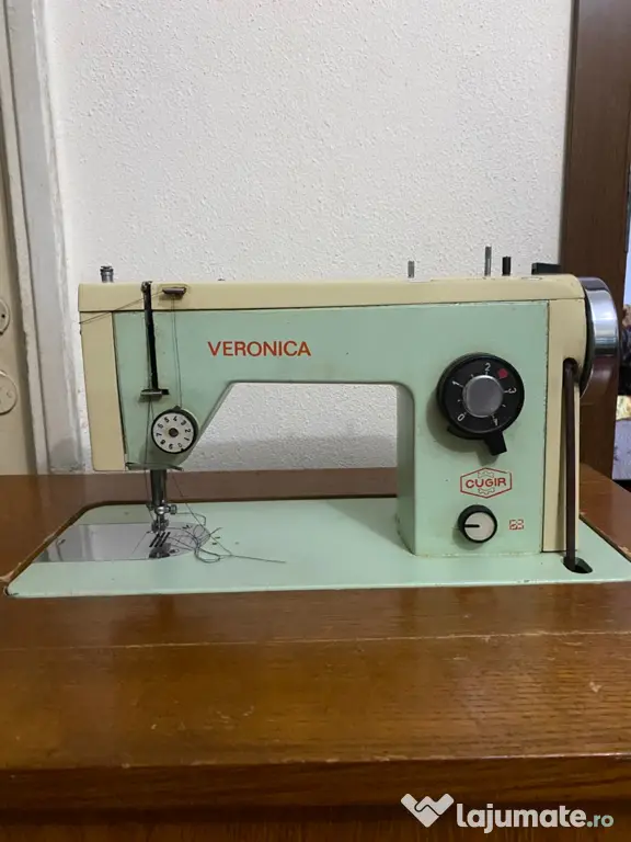 Mașină de cusut Veronica
