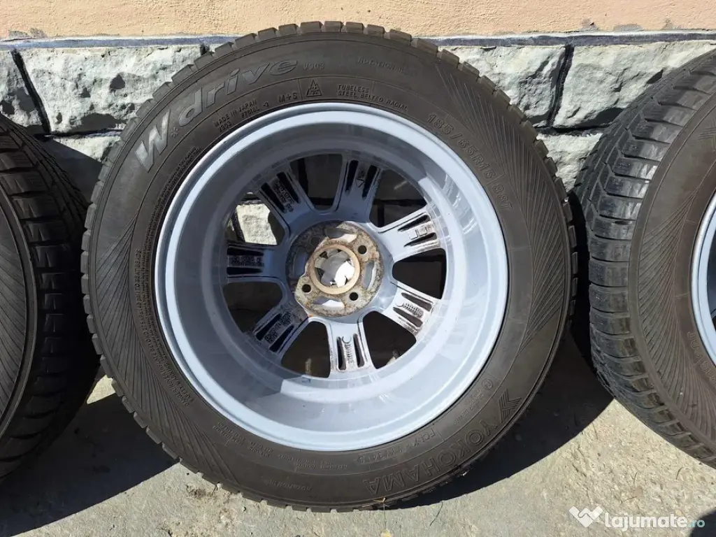 4 Roti cu Jante auto din aliaj Borbet CA 15" si anvelope de iarna Yokohama