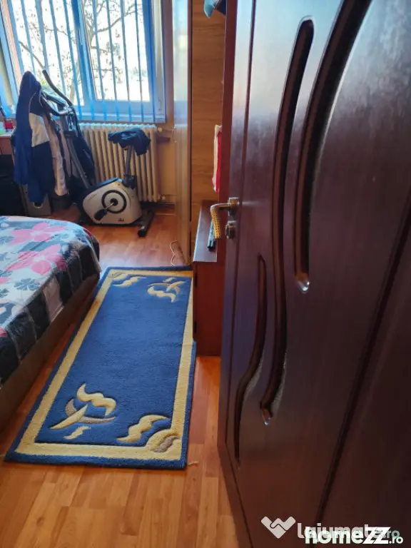 Apartament 4 camere, etaj 1, Craiovita Noua