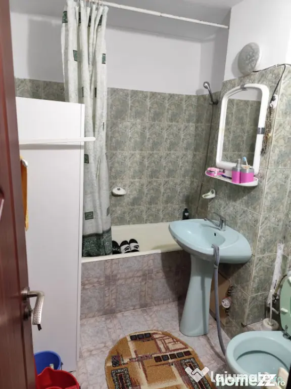 Apartament 4 camere, etaj 1, Craiovita Noua