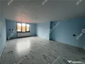 Spatiu comercial cu 10 camere 4 bai si teren de 600 mp zona 