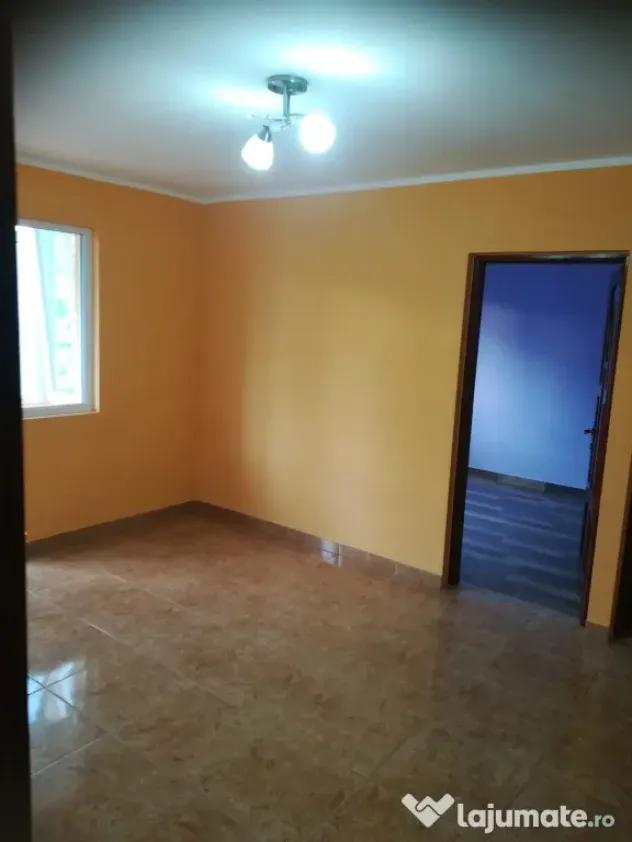 Apartament de vânzare cu 2 camere str. Negoiu