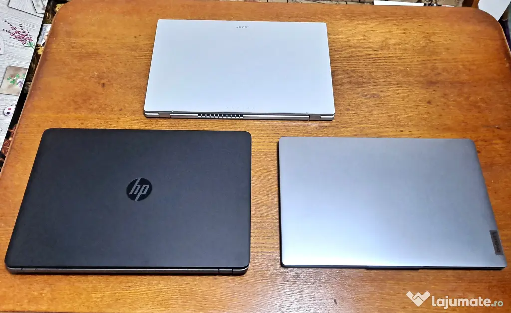 Vand laptopuri refurbished cu procesoare i3,i5,i7
