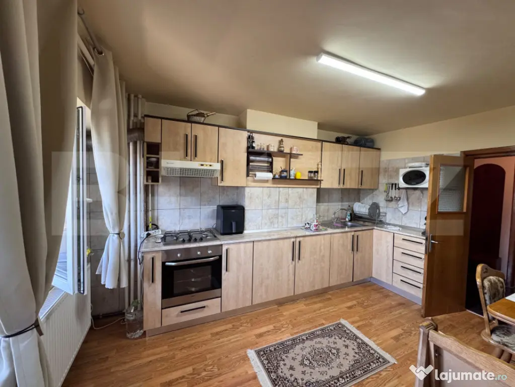 Apartament 3 camere, 79,57 mp utili, complet mobilat și uti