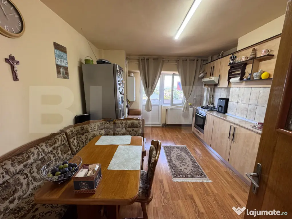 Apartament 3 camere, 79,57 mp utili, complet mobilat și uti