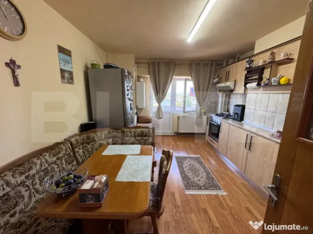 Apartament 3 camere, 79,57 mp utili, complet mobilat și uti