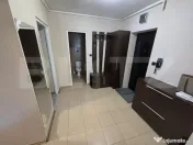 Apartament de închiriat cu 3 camere, cartier Brădet 