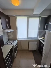 Apartament de închiriat cu 3 camere, cartier Brădet 