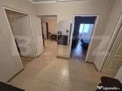 Apartament de închiriat cu 3 camere, cartier Brădet 