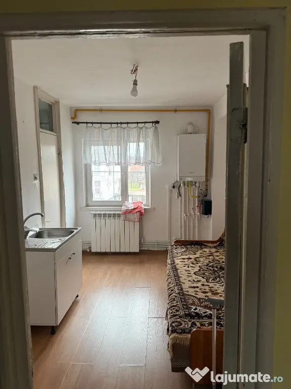 Apartament 4 camere spatios
