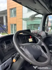 Mercedes Atego 822 cu lift hidraulic 