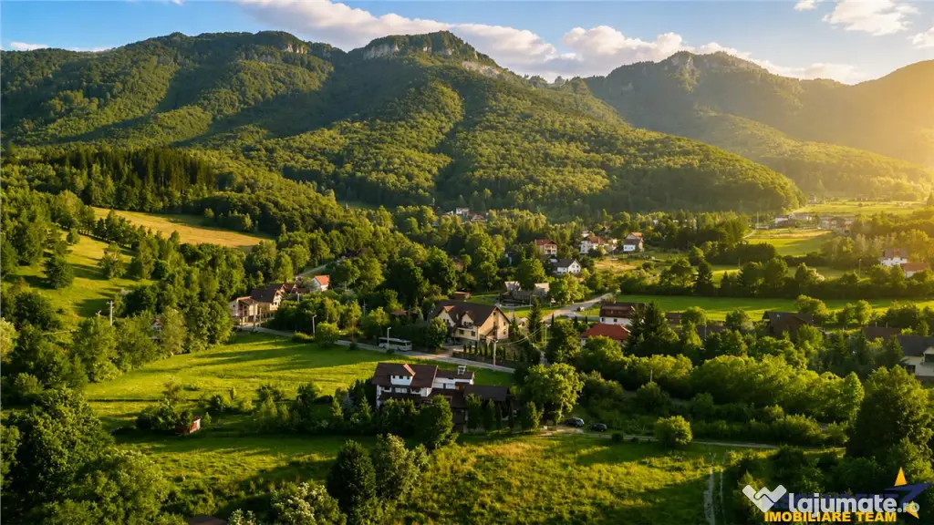 FILM! Investitie 2 in 1:Unitati independente domeniu 1.742m