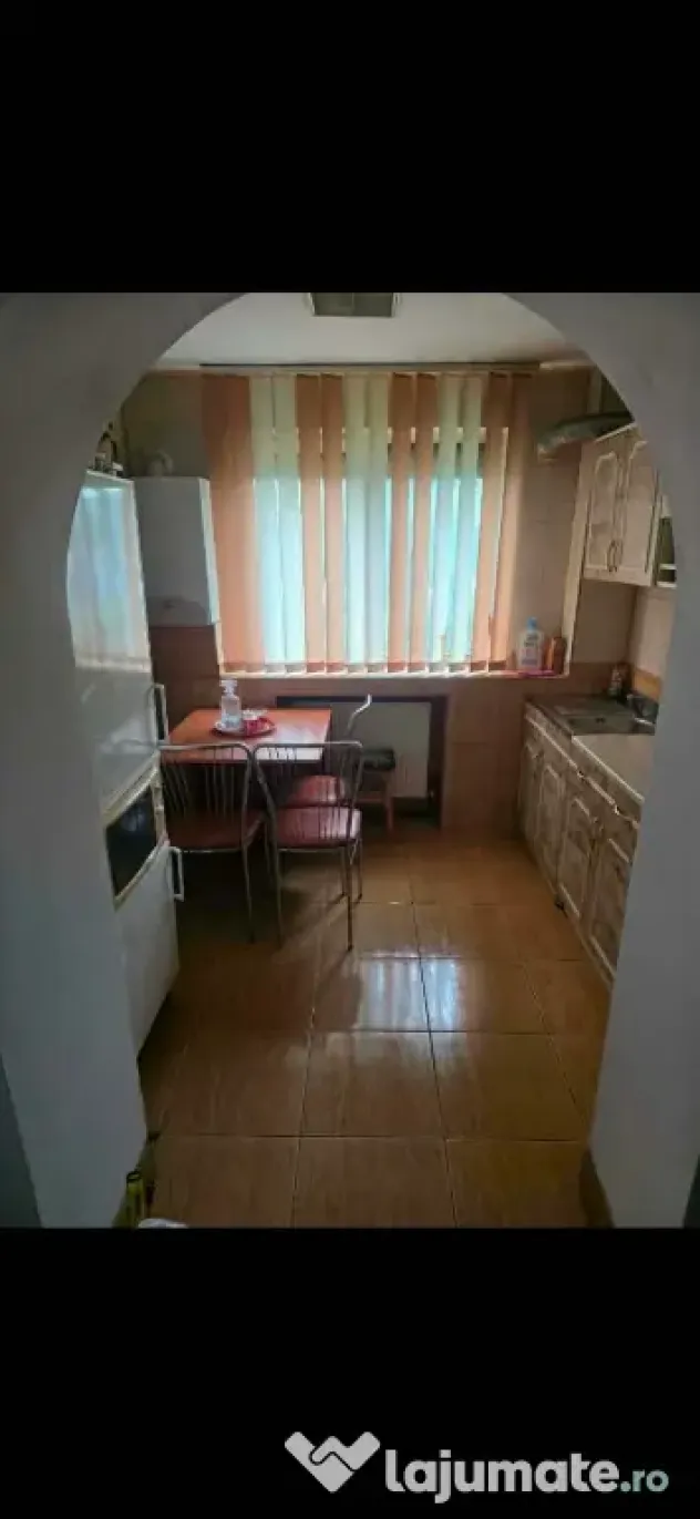 Vand apartement 3 camere in zona micro lll judetul Buzău