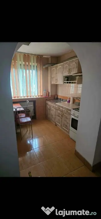 Vand apartement 3 camere in zona micro lll judetul Buzău