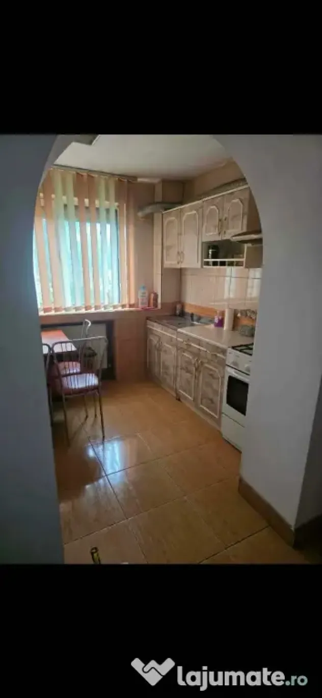 Vand apartement 3 camere in zona micro lll judetul Buzău