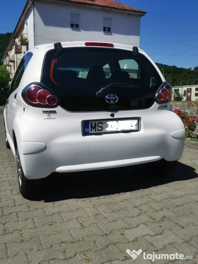 Vând Toyota Aygo An 2013