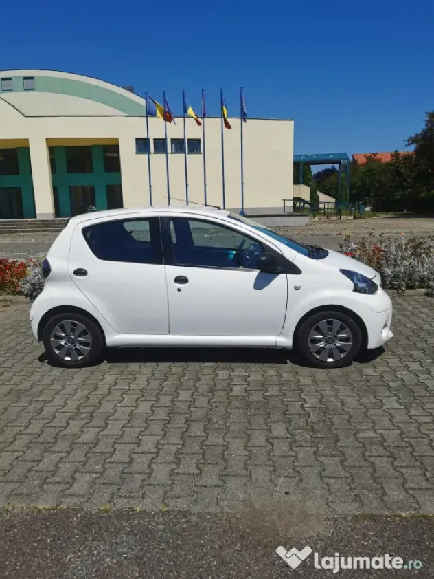 Vând Toyota Aygo An 2013
