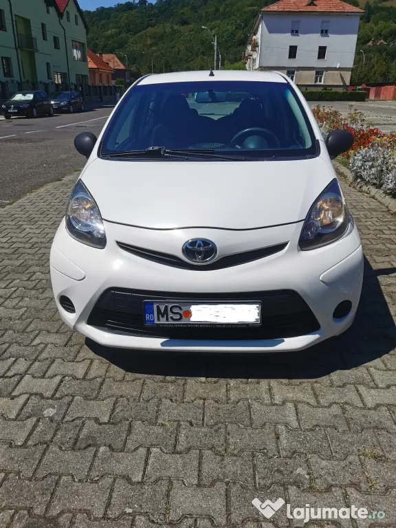 Vând Toyota Aygo An 2013