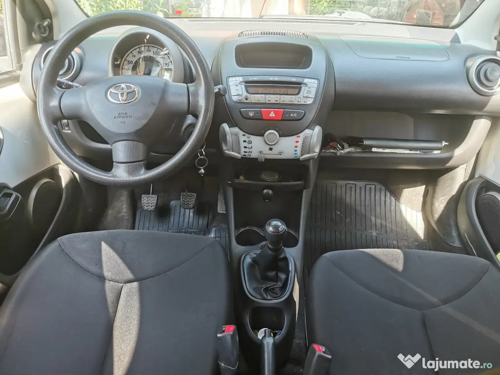 Vând Toyota Aygo An 2013