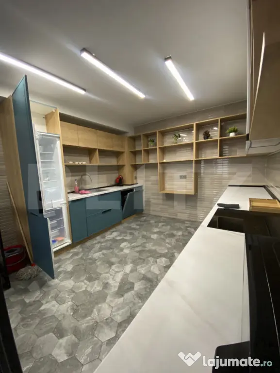 Penthouse de inchiriat, 100 mp utili, garaj+terasa si privel