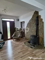 Casă cu piscină de vânzare – Răzvad, Dâmbovița