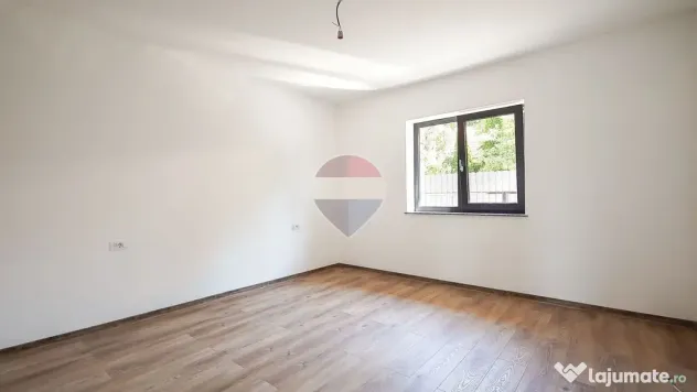 Casă nouă în Tărlungeni, curte însorită și vedere ...