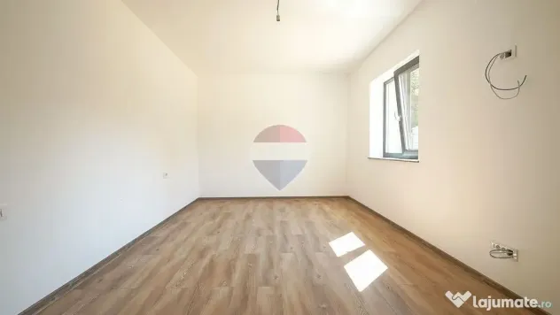 Casă nouă în Tărlungeni, curte însorită și vedere ...
