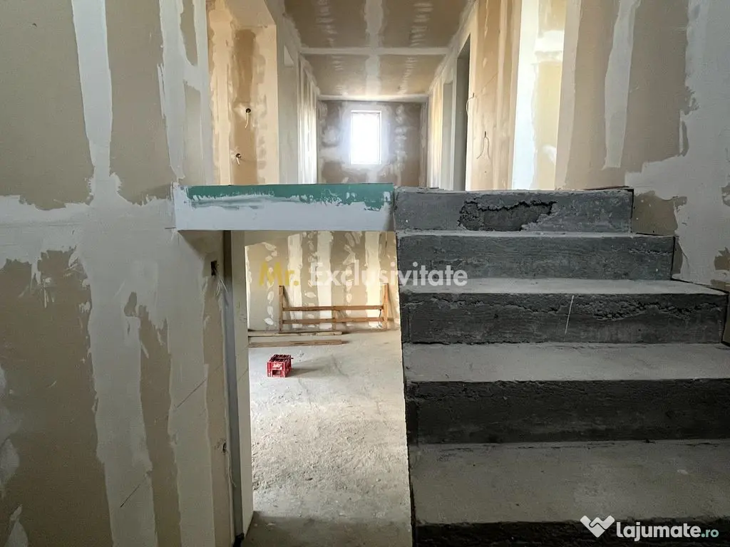 Casa la gri, 7 camere, 2 bai