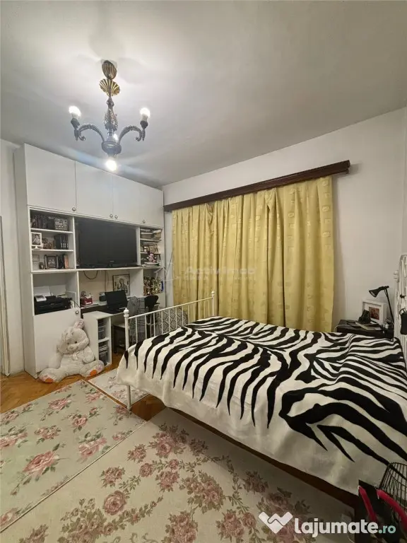 Vila interbelica, elegant renovata (2024), Garaj propriu, Mo