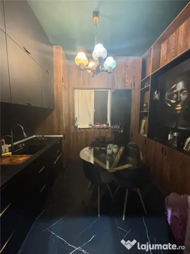 Vila interbelica, elegant renovata (2024), Garaj propriu, Mo