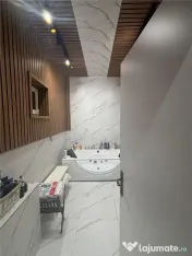 Vila interbelica, elegant renovata (2024), Garaj propriu, Mo