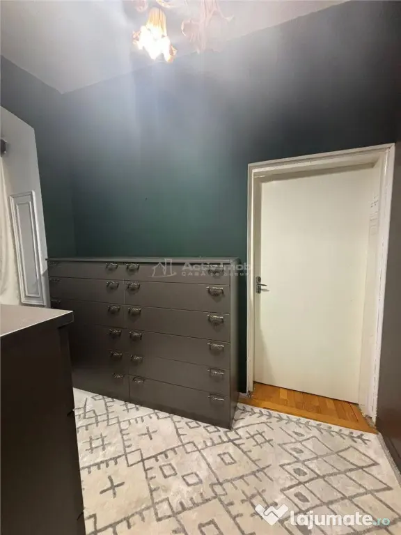 Vila interbelica, elegant renovata (2024), Garaj propriu, Mo