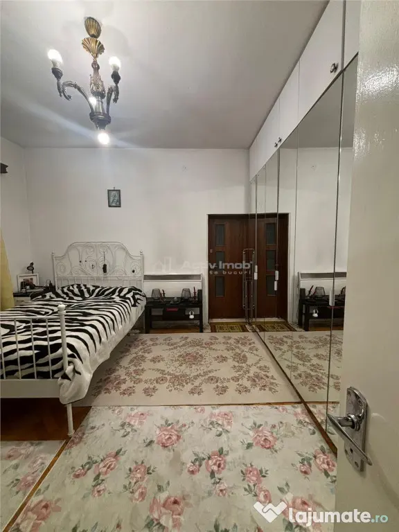Vila interbelica, elegant renovata (2024), Garaj propriu, Mo