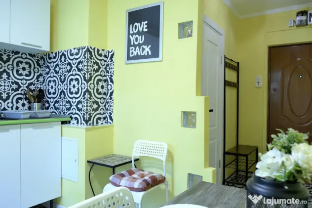 Inchiriez apartament 2 camere Moderne Drumul Taberei 4 min. Metrou Valea Ialomiței Etaj 2/4