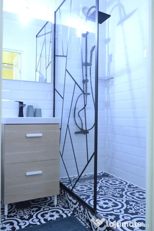 Inchiriez apartament 2 camere Moderne Drumul Taberei 4 min. Metrou Valea Ialomiței Etaj 2/4
