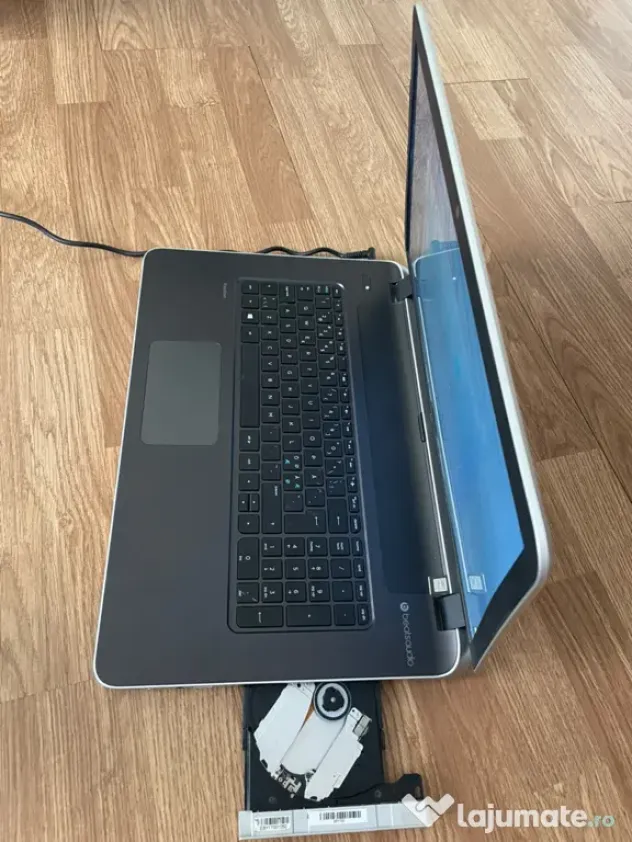 Laptop HP Slim Display 17,3 Led,5gb ram m.