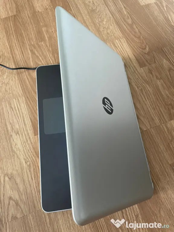 Laptop HP Slim Display 17,3 Led,5gb ram m.