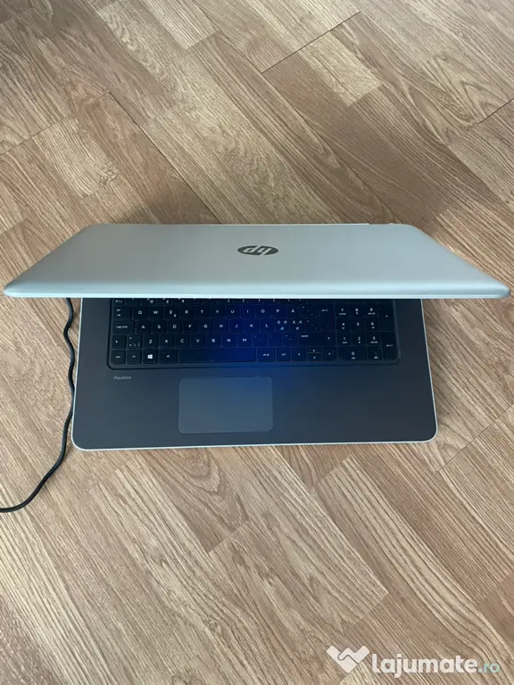 Laptop HP Slim Display 17,3 Led,5gb ram m.