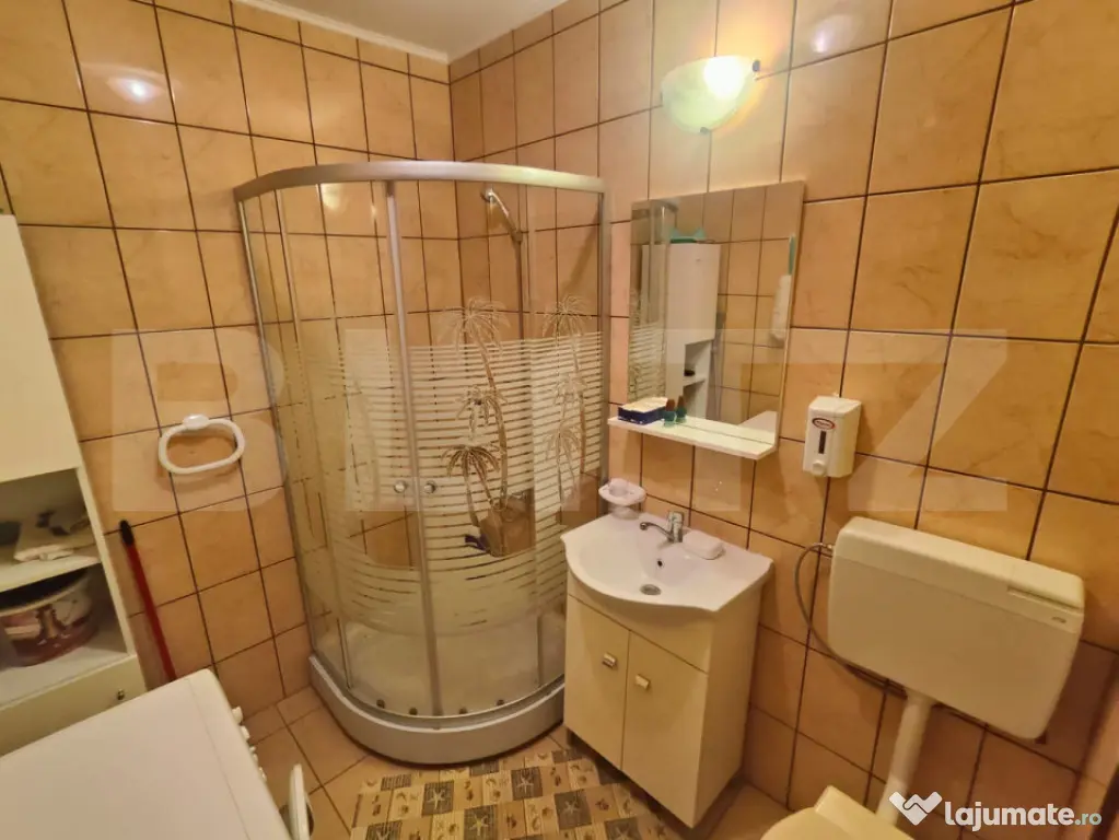 Apartament cu doua camere, mobilat, etaj 2, strada Florilor