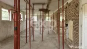 Casă cu arhitectură deosebită, 842 mp și teren de 1.048 