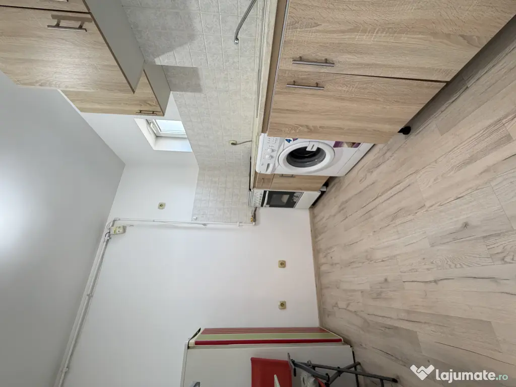 DIRECT Proprietar 2 cam Mall vitan