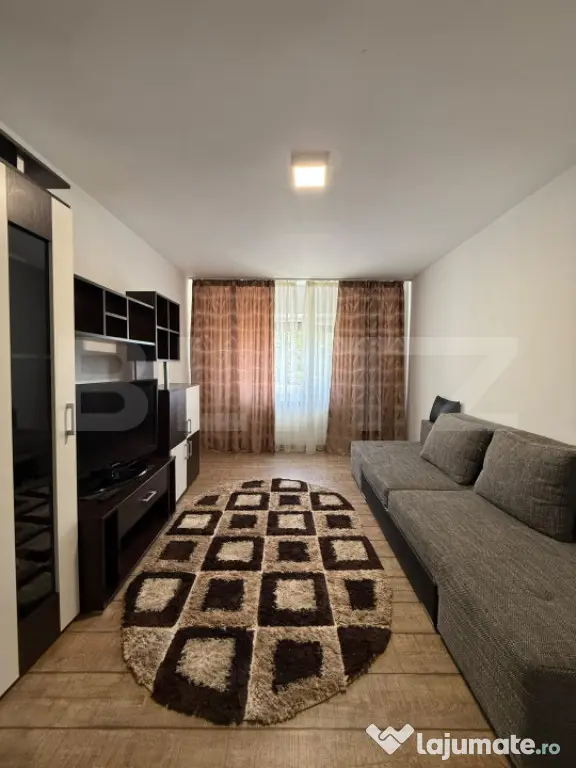 Apartament de vanzare, 2 camere decomandate, etaj 1, loc de