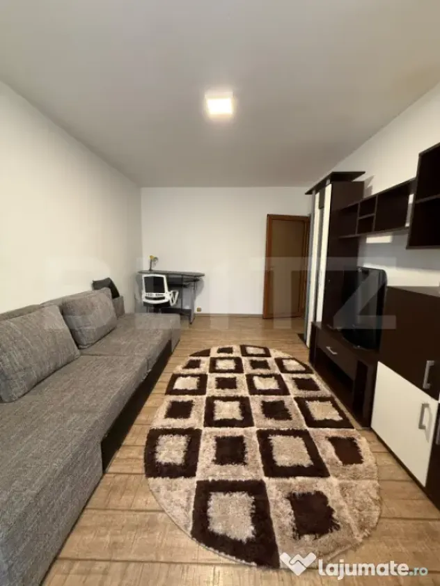 Apartament de vanzare, 2 camere decomandate, etaj 1, loc de
