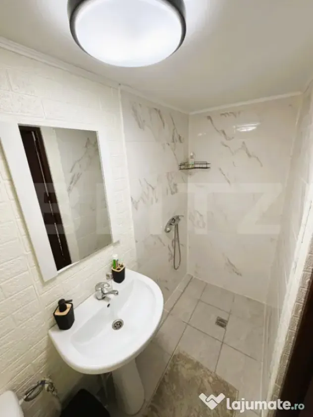 Hotel de vânzare, 2120 mp, zona Malini