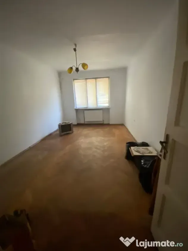 Apartament Onesti 2 camere decomandat zona Quartal