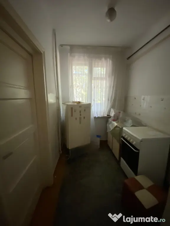 Apartament Onesti 2 camere decomandat zona Quartal