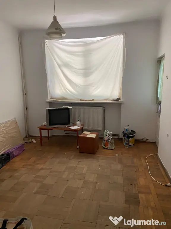 Apartament Onesti 2 camere decomandat zona Quartal